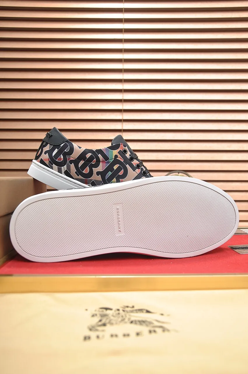 Men's shoes💰480💶[Burberry] (cowhide lining) classic low-top sneakers｜Imported cowhide with classic plaid fabric｜Cow leather lining｜Original outsole｜Fine workmanship and comfortable to wear Size: 38-44 (customized at 45)